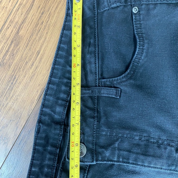 Preloved black lee jeans, to go with any outfit. Perfect condition, 33 waist. - Picture 6 of 7